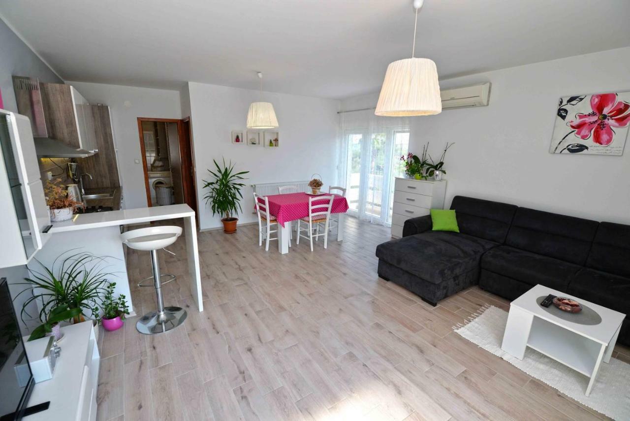 Apartment Kristina Murter Esterno foto