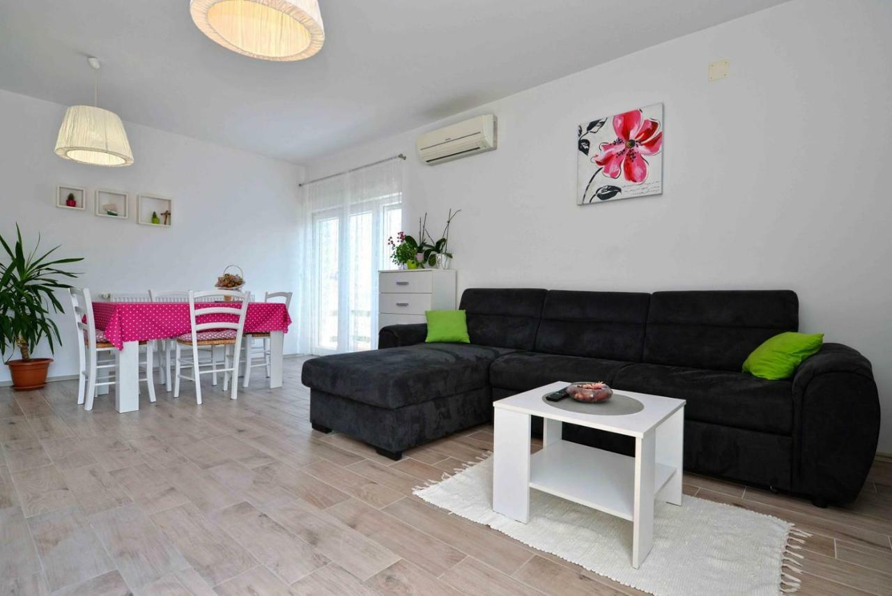 Apartment Kristina Murter Esterno foto